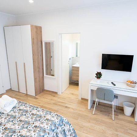 La Dolce Vita Rooms Rome Bagian luar foto